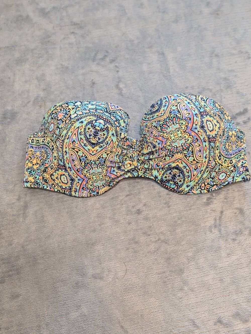 Victoria's Secret The Flirt Bandeau Bikini Top - Size 36D Paisley Strapless